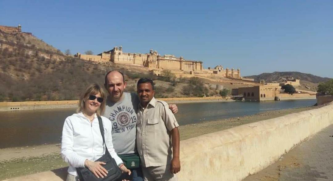 Quanto costa un'auto con autista in India?